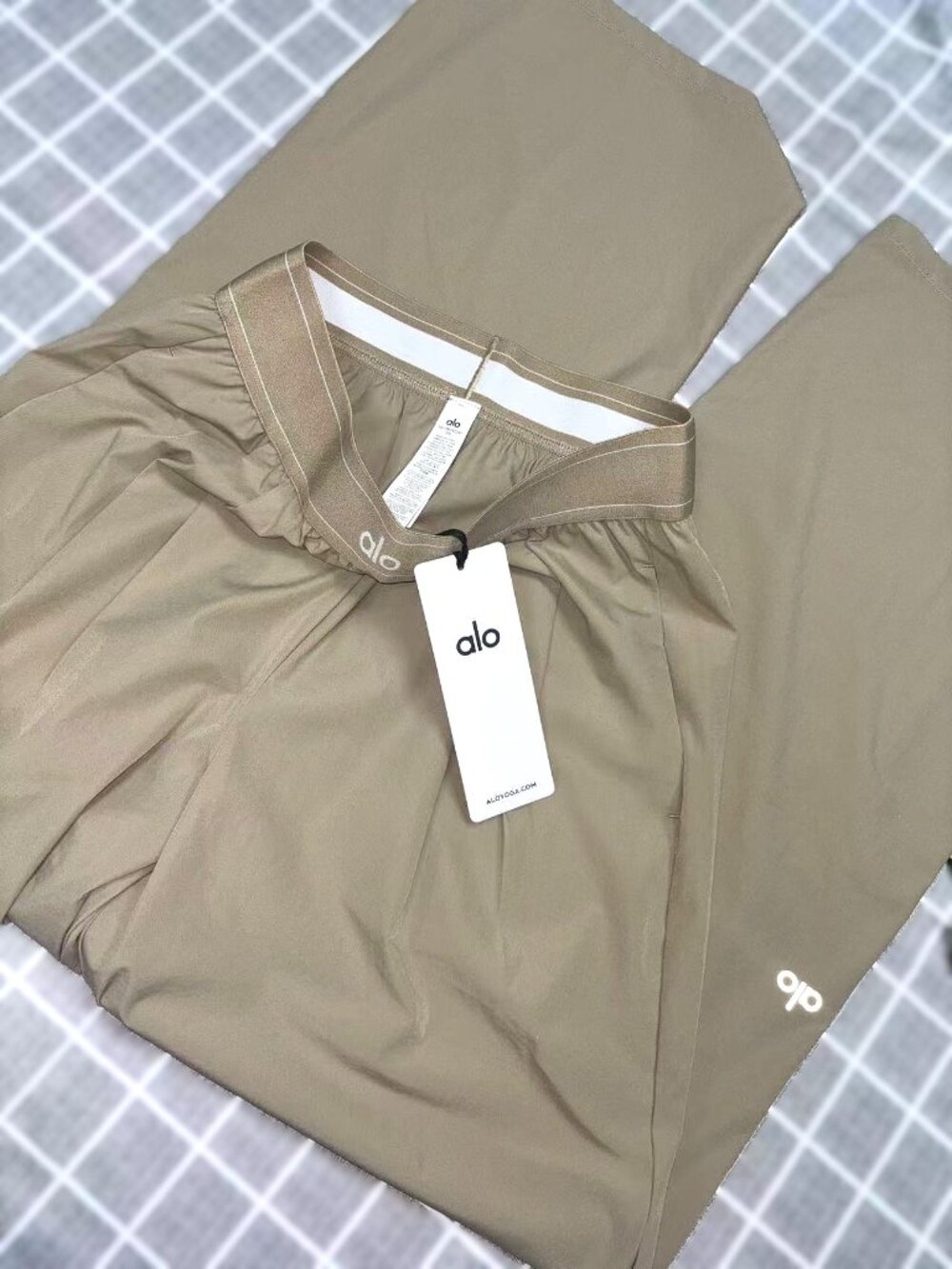 Alo Yoga Suit Up Trouser in Gravel size XS-S(Regular fit)30-inch inseam🌟 - Picture 6 of 8